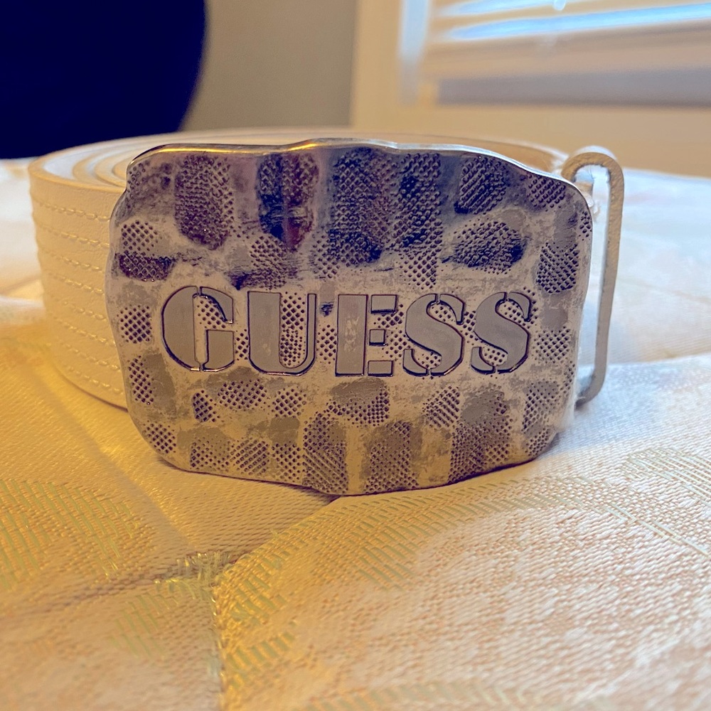 Guess brand white gently used size 42 Men’s belt